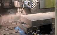 When machining a graphite product using dust collection, the resultant heavy dust accumulation inside the machinery can be reliably extracted. 