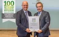 2017: Managing Director Horst Keller (left) is awarded the certificate of enrollment in the list of "100 companies for resource efficiency" by Franz Untersteller, Minister for the Environment (photo: Stefan Longin)