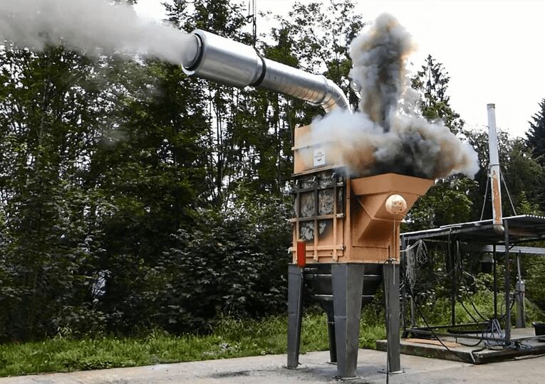 Explosion tests indicated that a safety distance can be waived because of its particular configuration.