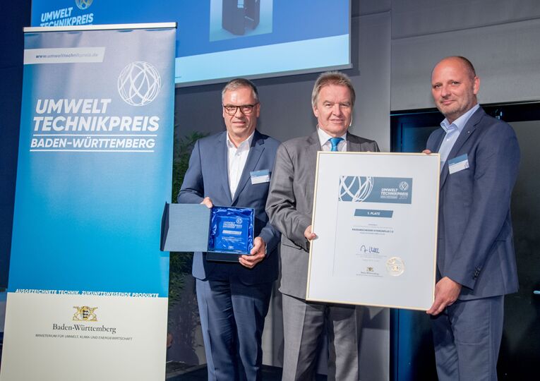 2017: Keller Lufttechnik is awarded the Baden-Wuerttemberg Environmental Technology Award presented by Franz Untersteller, Minister for the Environment, for the HydronPlus Compact Wet Separator. 